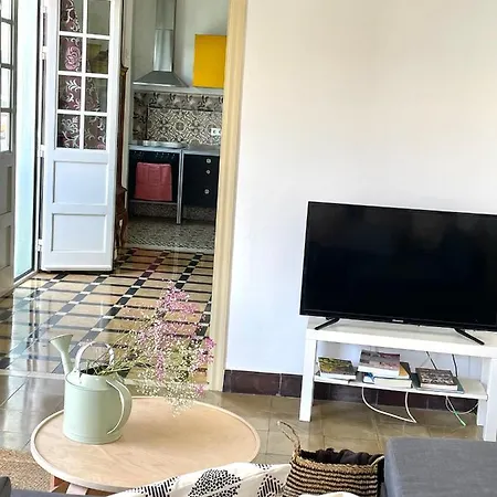 Avenida Islas Canarias * 圣克鲁斯-德特内里费